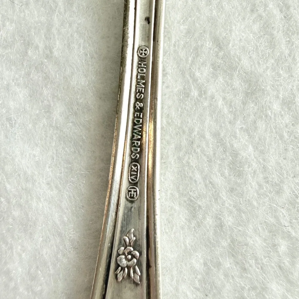 Antique Holmes & Edwards XII Silverplate Butter Knife 1920 Monogram‎ D